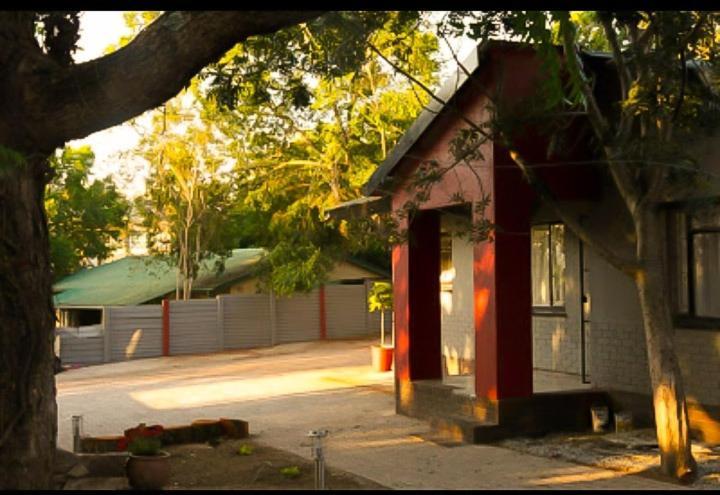 Dreamwood Guest House Mbombela Buitenkant foto